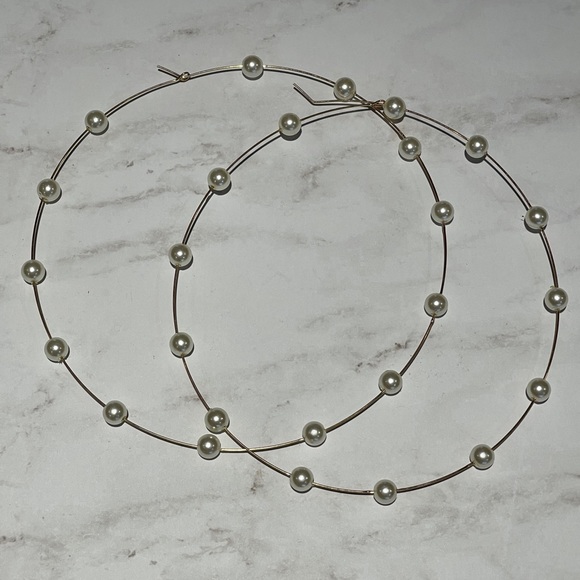 Gold Tone Exaggerated Large Hoop Earrings With White Faux Pearls 4.5in - Picture 3 of 12